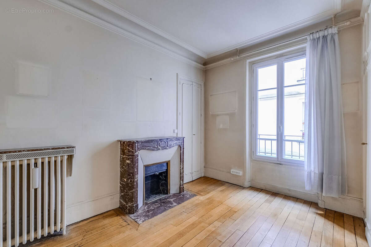 Appartement à PARIS-10E