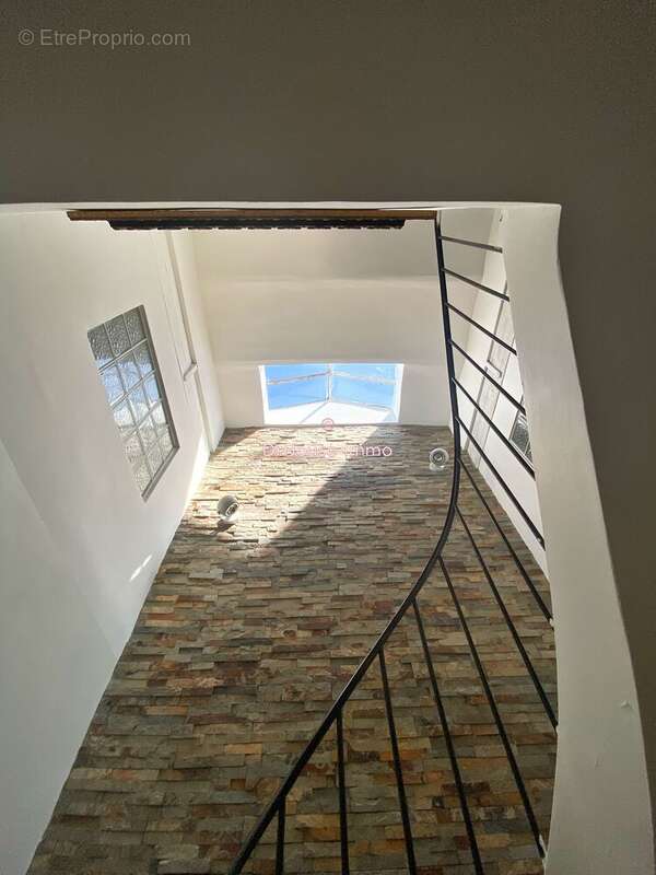 Appartement à MARSEILLE-9E