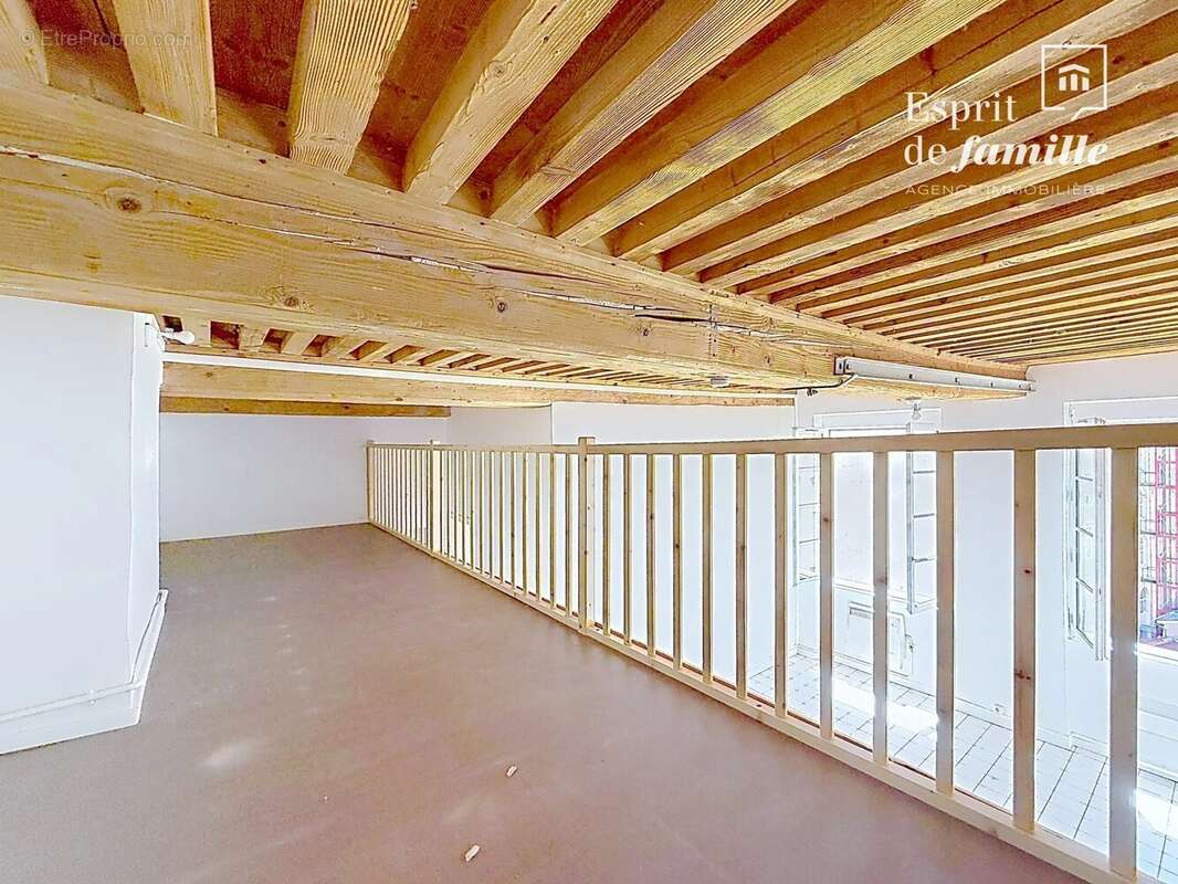 Croix-Rousse - Duplex 4 pièces 85 m2 avec mezzanine et ascenseur - photo 9