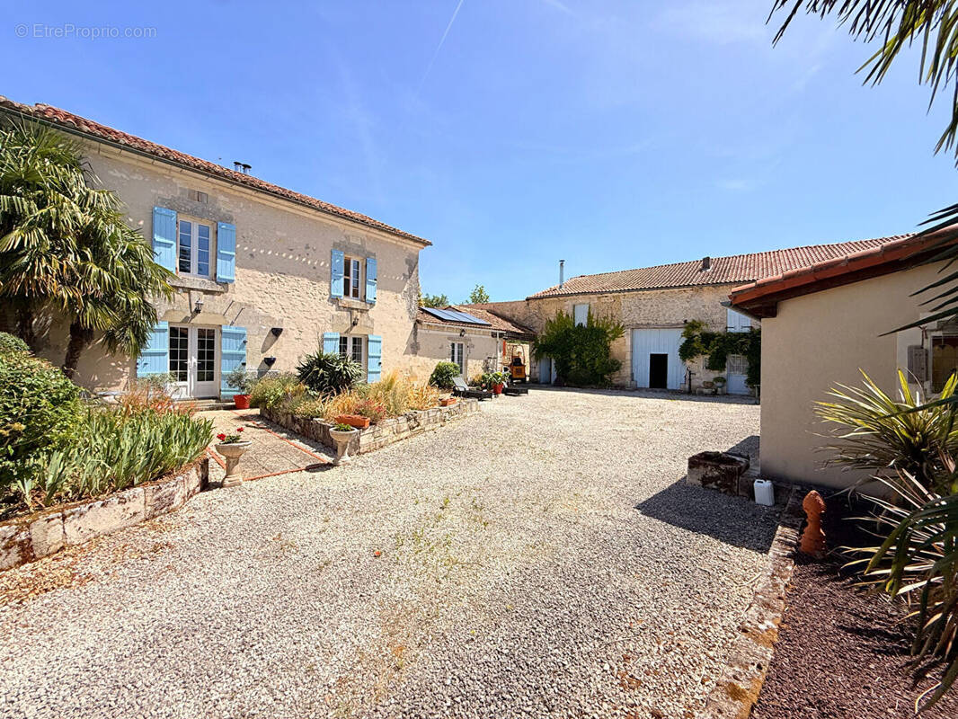 Maison à VERTEILLAC