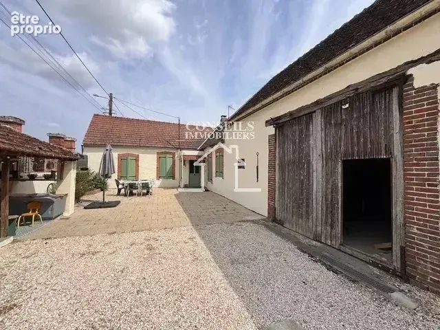 10 min JOIGNY Charmante fermette de plain-pied avec granges et jardin - photo 10
