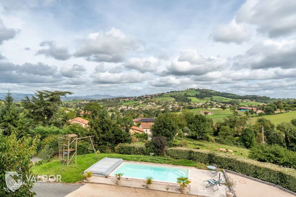 Maison à SOURCIEUX-LES-MINES