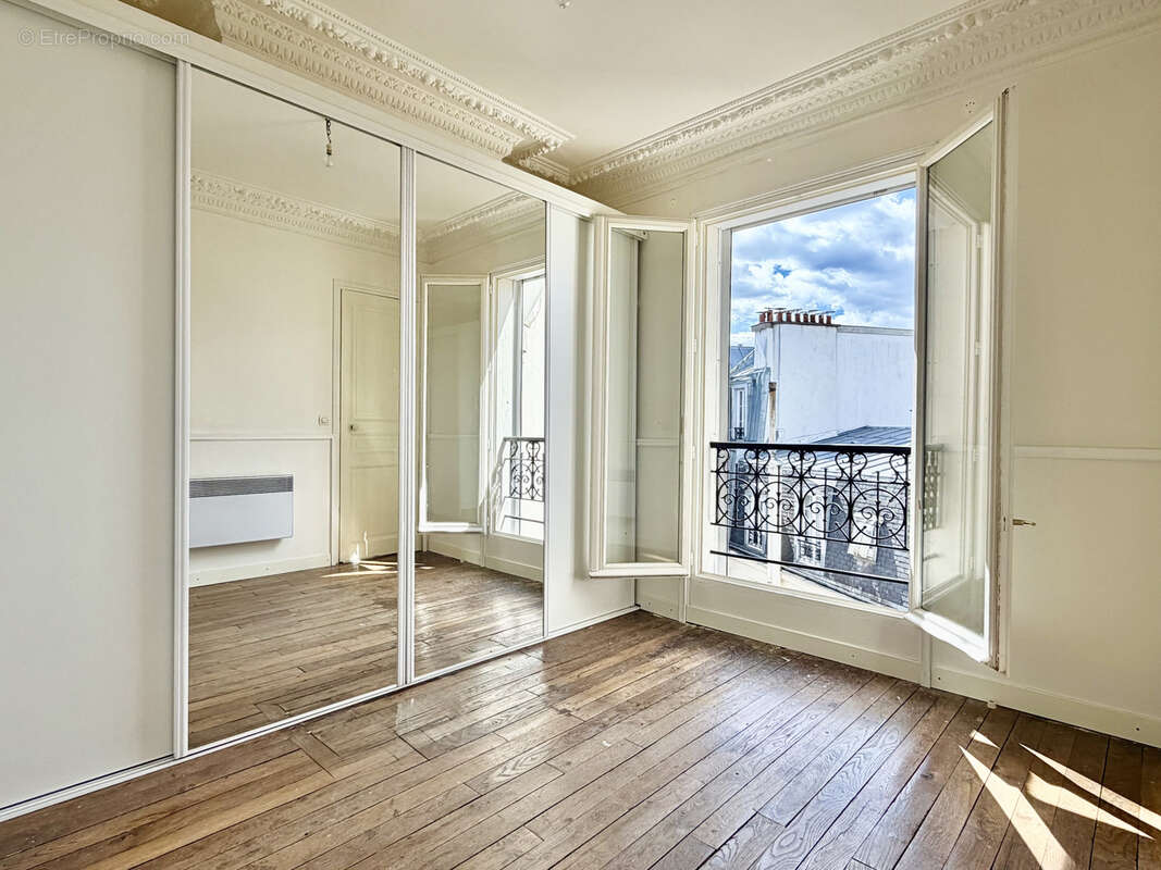 Dernier etage - place de la nation - photo 8