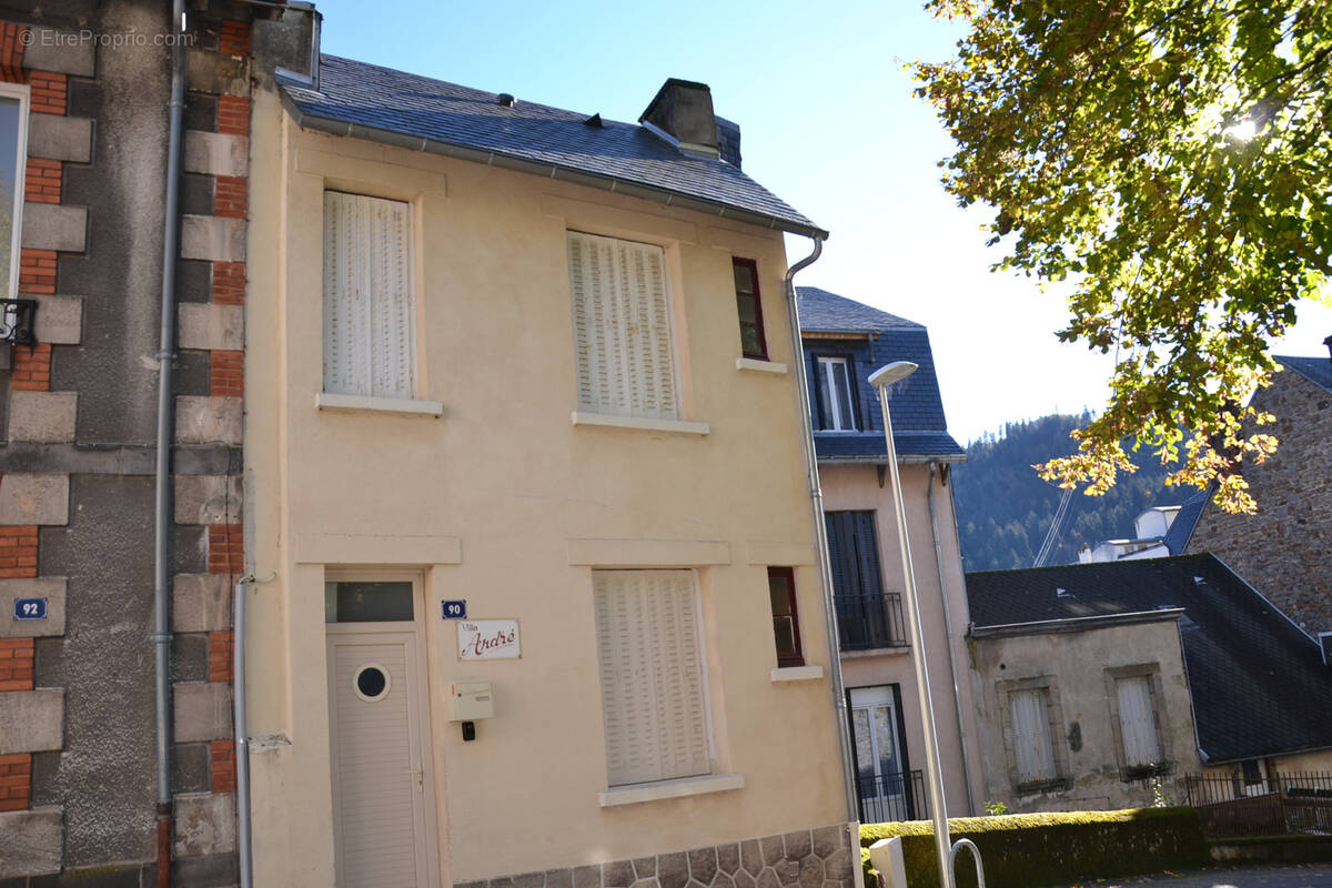 Maison à LA BOURBOULE
