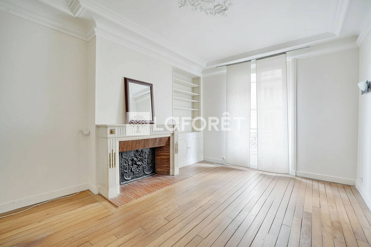 Appartement à PARIS-14E