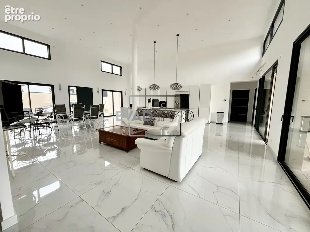 Maison 8 pièces 222 m² à vendre à Veauche (42340) - photo 5