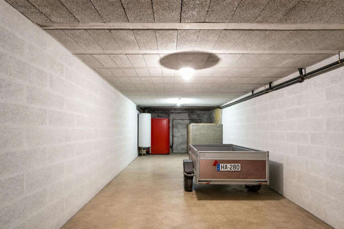 Maison 8 pièces spacieuse à Sainte-Foy-de-Longas - photo 9