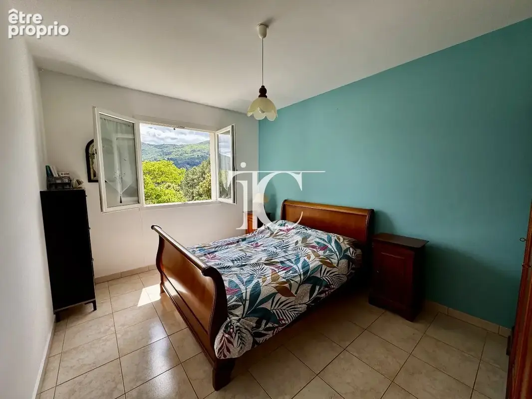 Villa 97m² sur 4203m² de terrain avec un chalet et dependances - photo 8