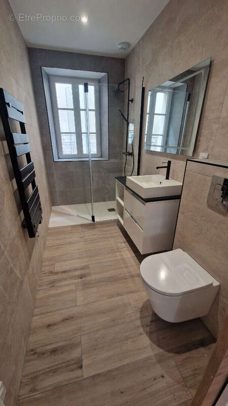 Appartement à SALINS-LES-BAINS