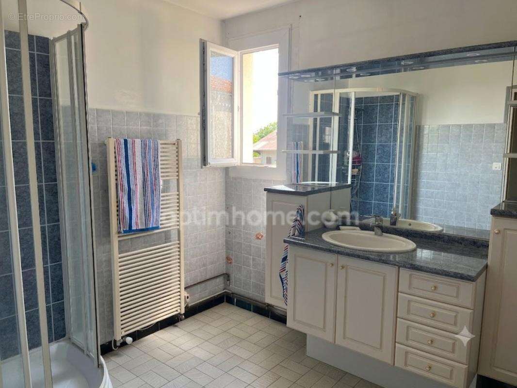 Maison de charme - 4 chambres - Beaux volumes - Garage 55m² - Mansle (16) - photo 8