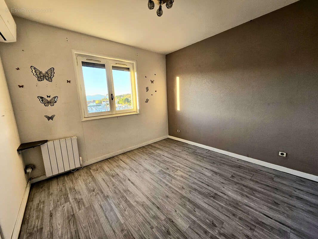 Appartement à LE PEAGE-DE-ROUSSILLON