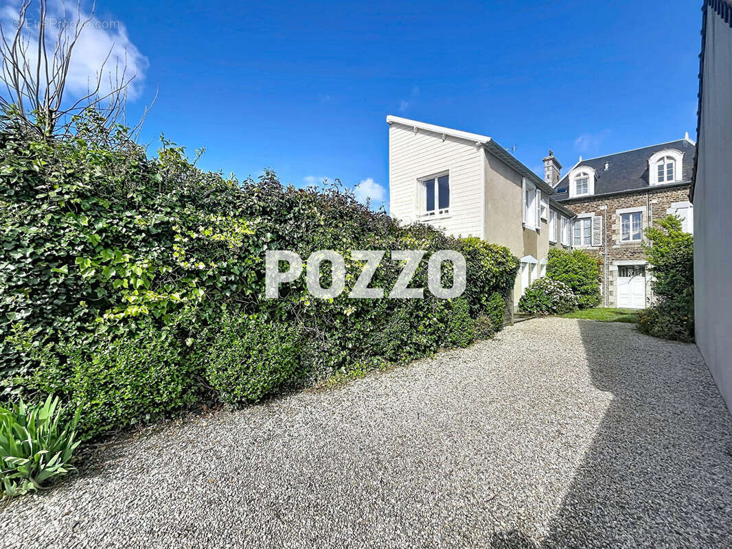 Maison à SAINT-PAIR-SUR-MER