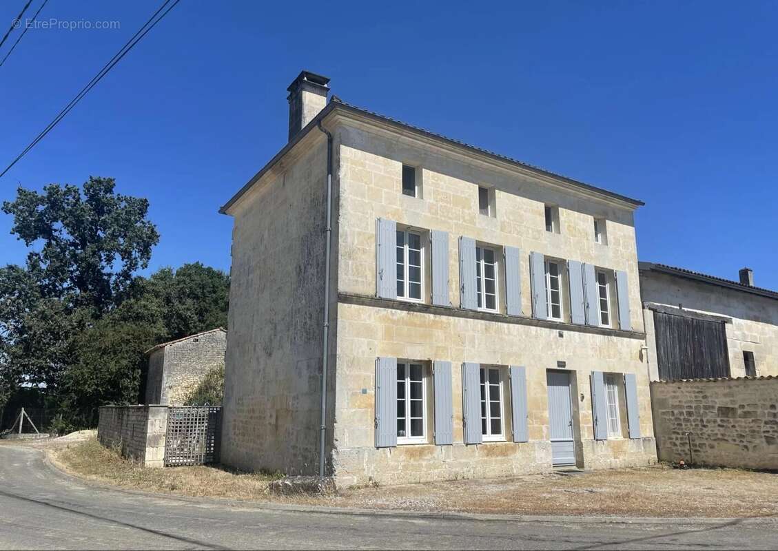 Maison à JONZAC