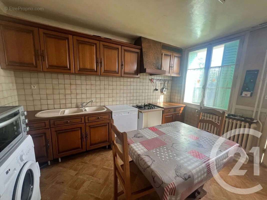 Maison 130 m² à Arpajon-Sur-Cere  - photo 14