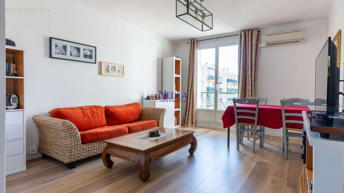 Photo 2 - Appartement à MARSEILLE-4E
