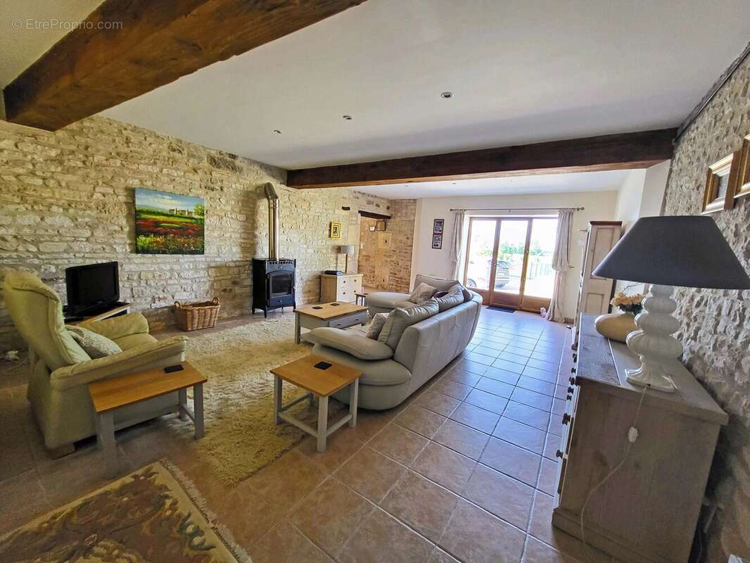 Belle maison familiale de 4 chambres avec un grand gîte et une superbe piscine, près de Cognac - photo 6