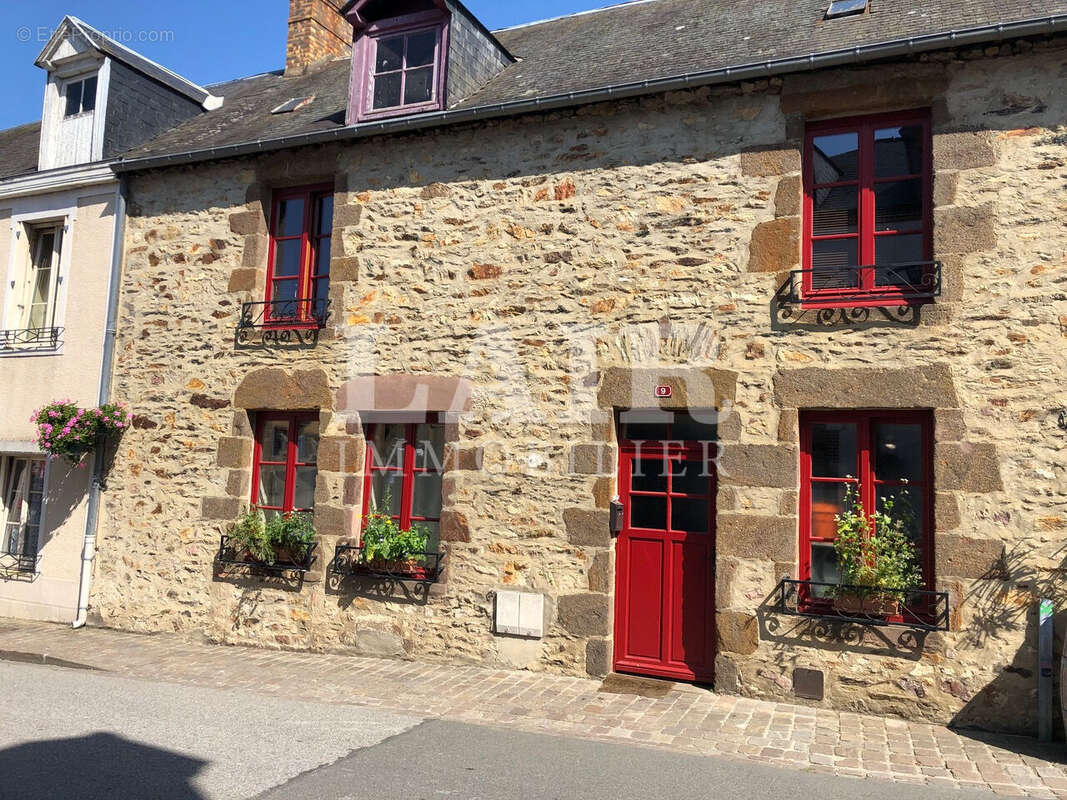 Appartement à SAINT-LEONARD-DES-BOIS