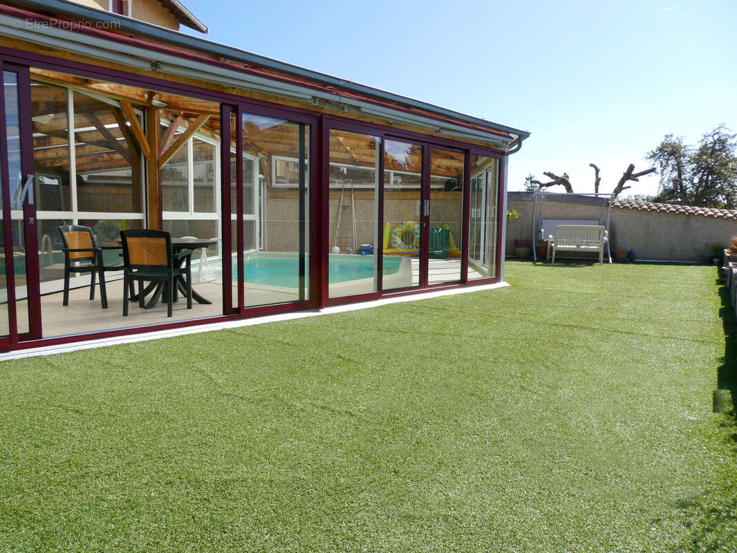 Maison à SAINT-LAURENT-DE-CHAMOUSSET