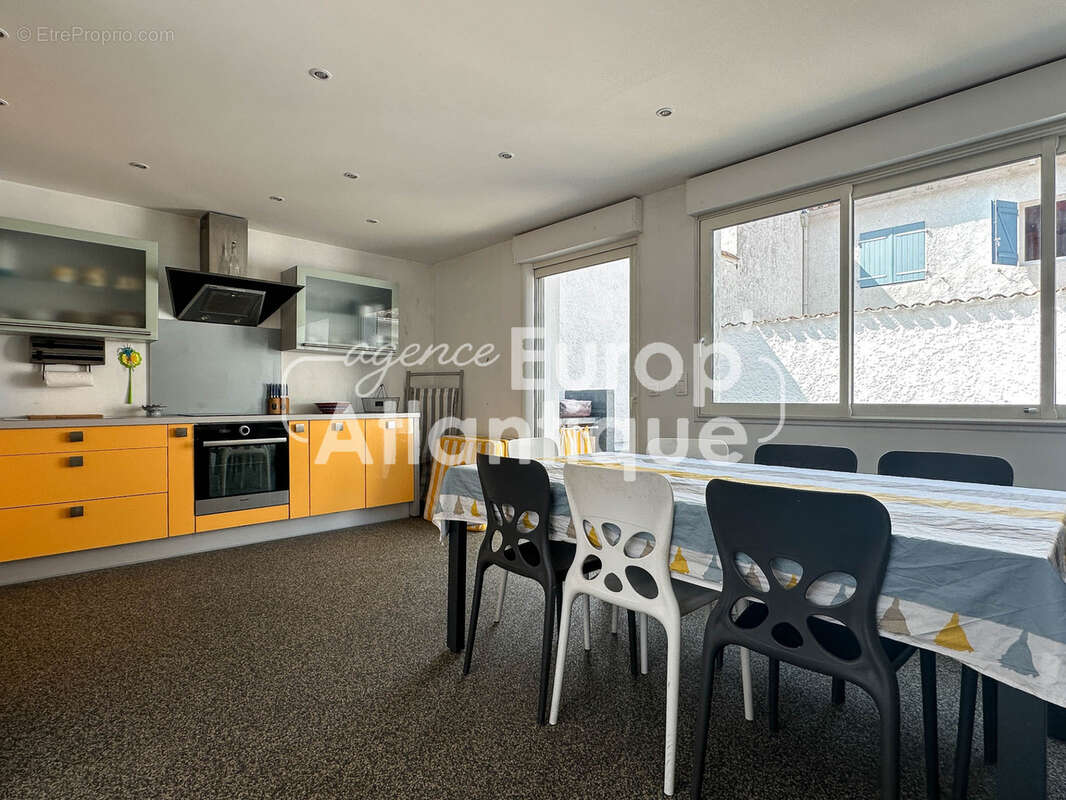 Maison à LES MATHES