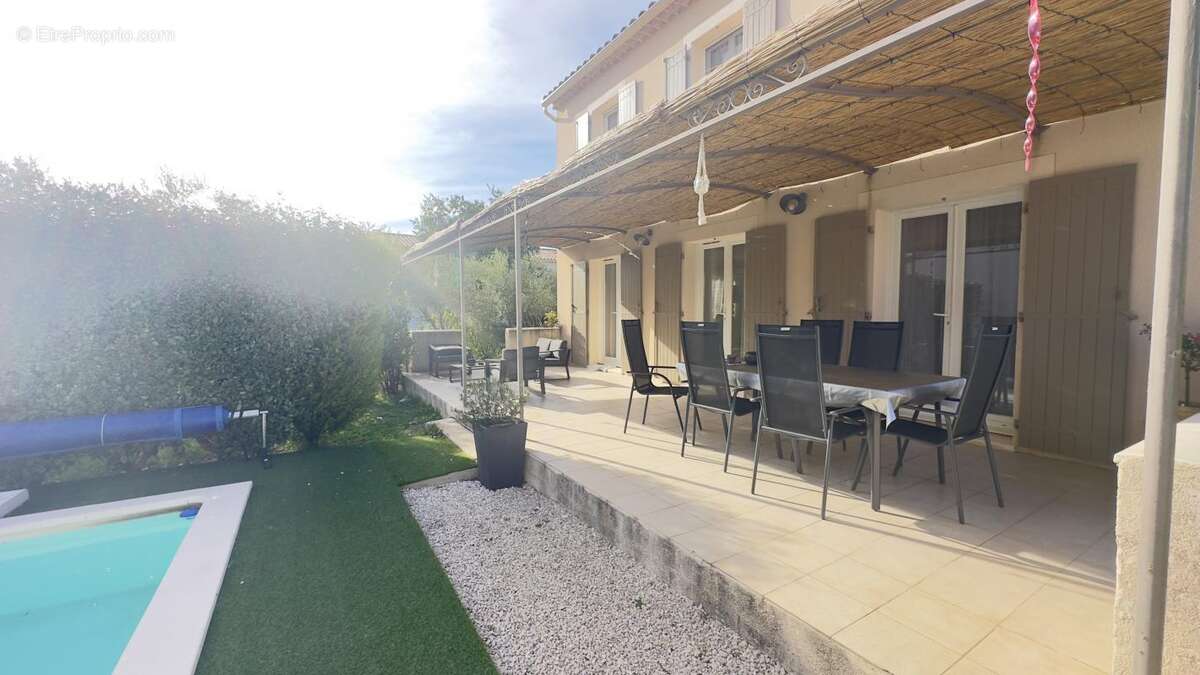 Maison à ROCHEFORT-DU-GARD