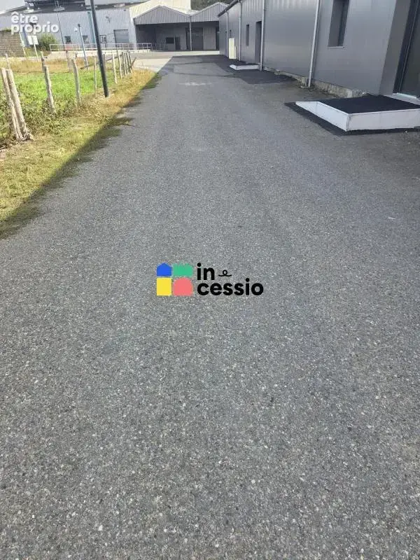 ? À vendre – Cellules d'activité 300 m2 totalement rén - photo 8