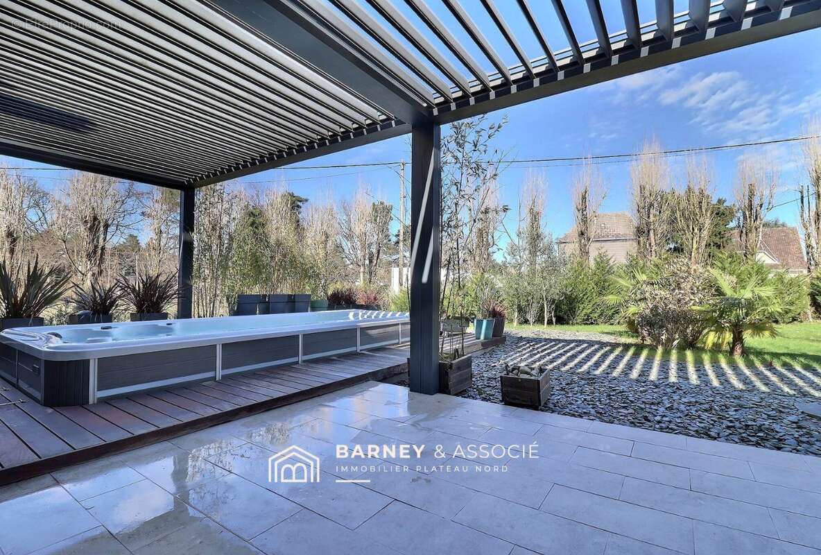 Maison à MONT-SAINT-AIGNAN