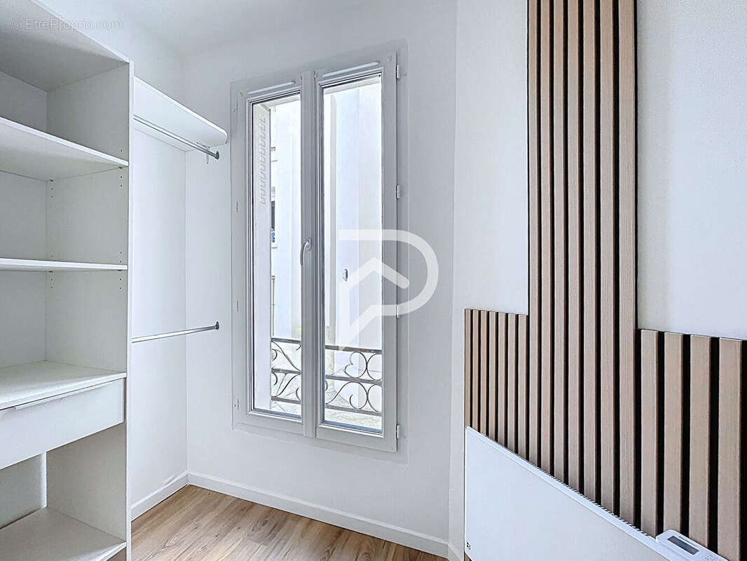 Appartement à COURBEVOIE