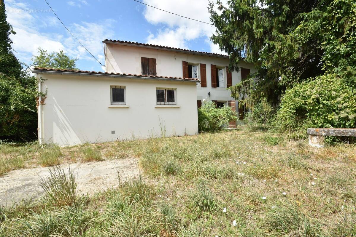 Maison à TONNAY-CHARENTE