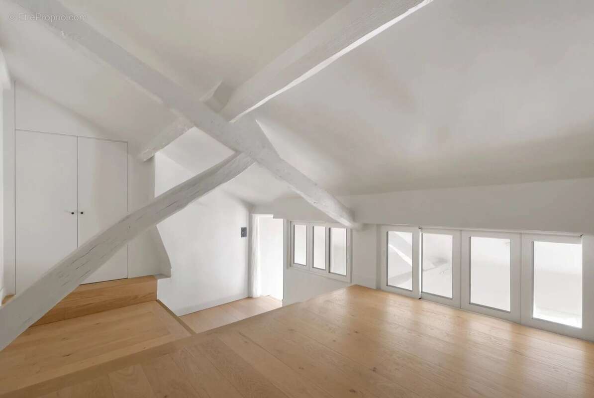 Appartement à PARIS-7E