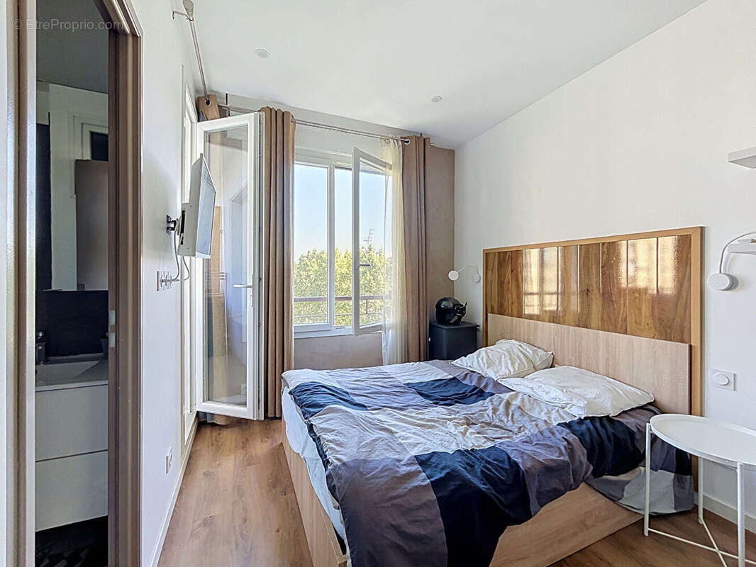 Appartement à MARSEILLE-4E