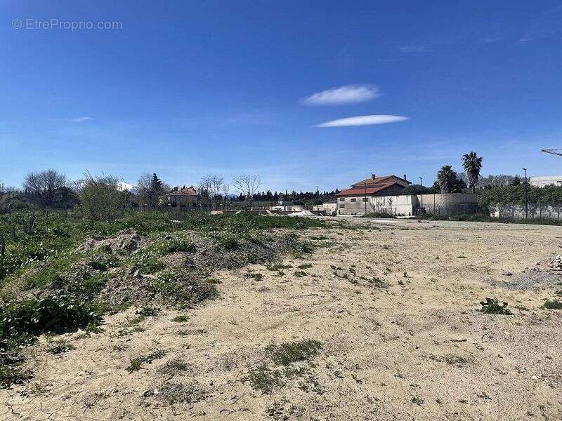 Terrain à ELNE