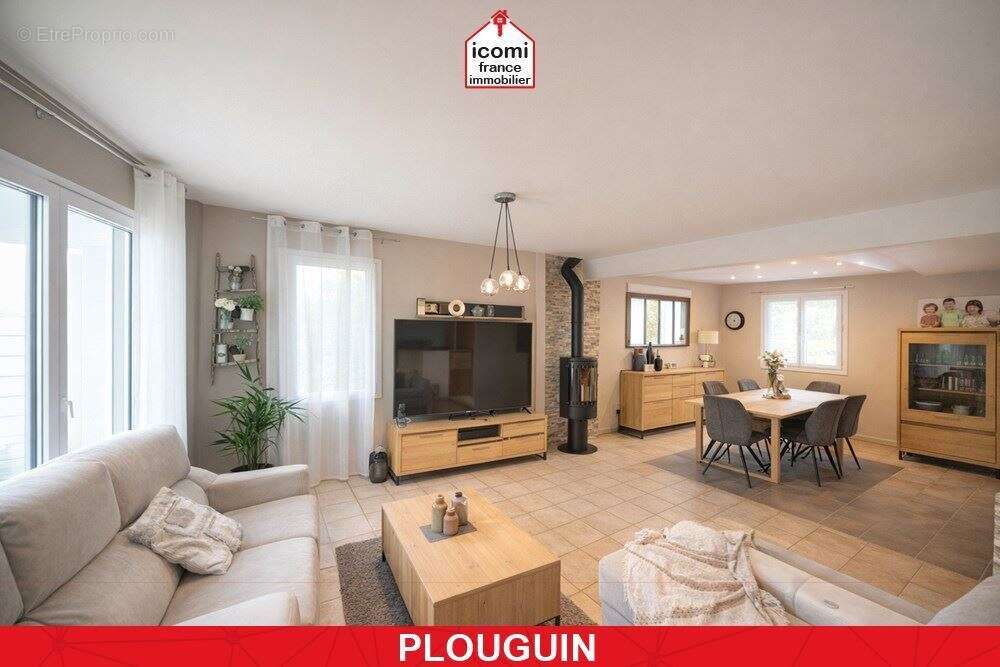 Maison à PLOUGUIN
