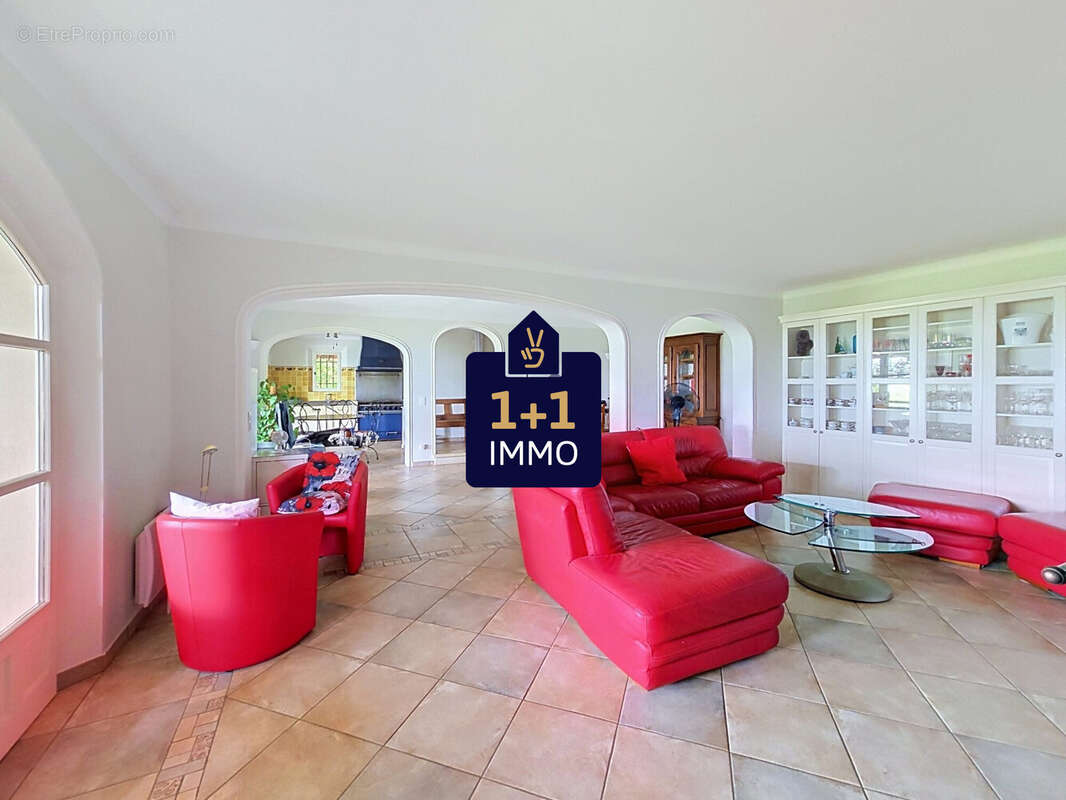 Maison 214 m² à Montauroux  - photo 2