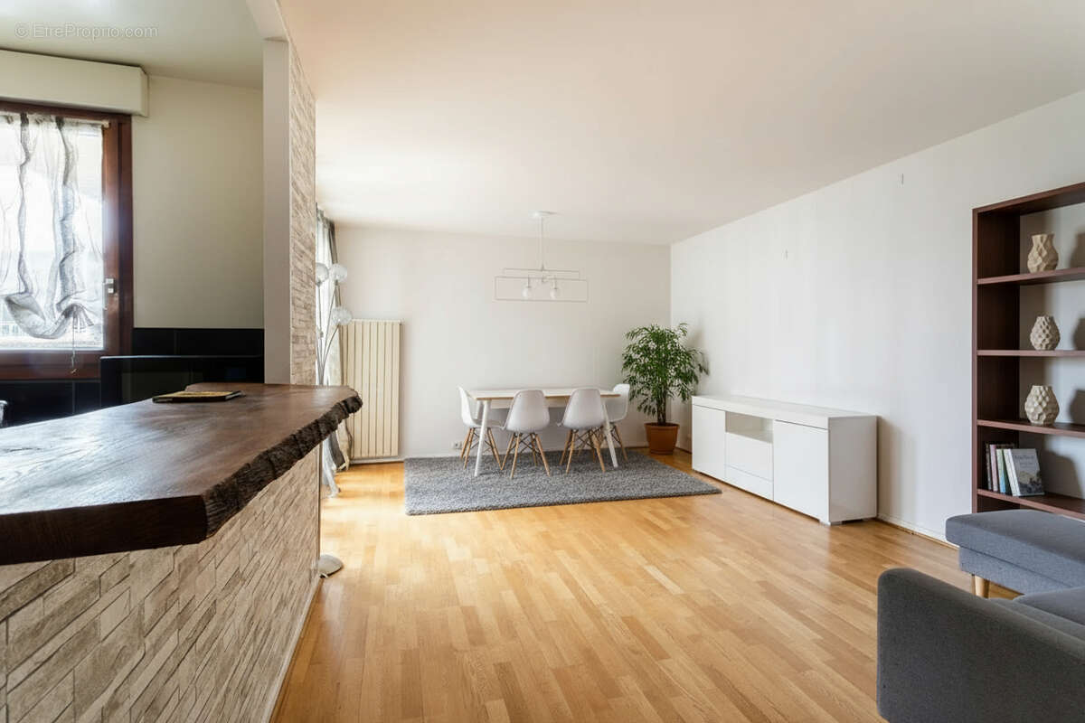 Appartement à SAINT-GRATIEN