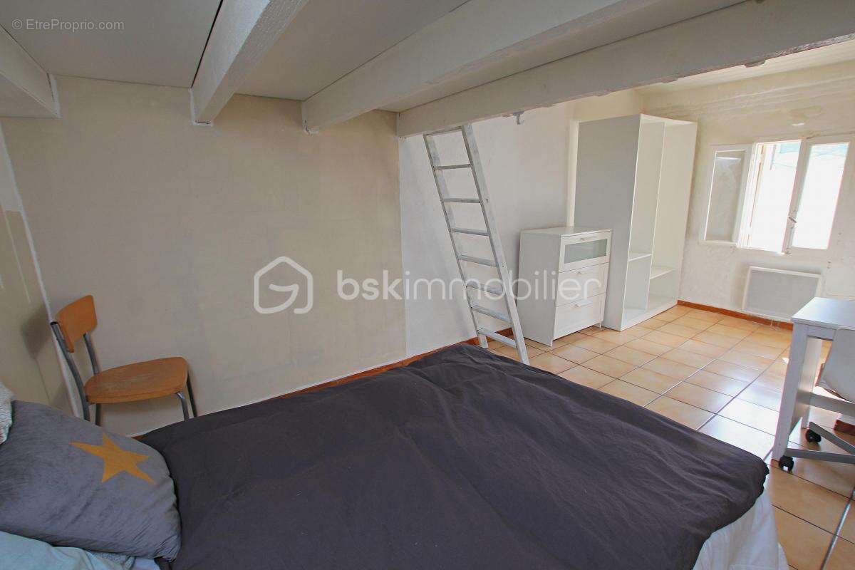 Maison à SAINT-LAURENT-DE-LA-SALANQUE