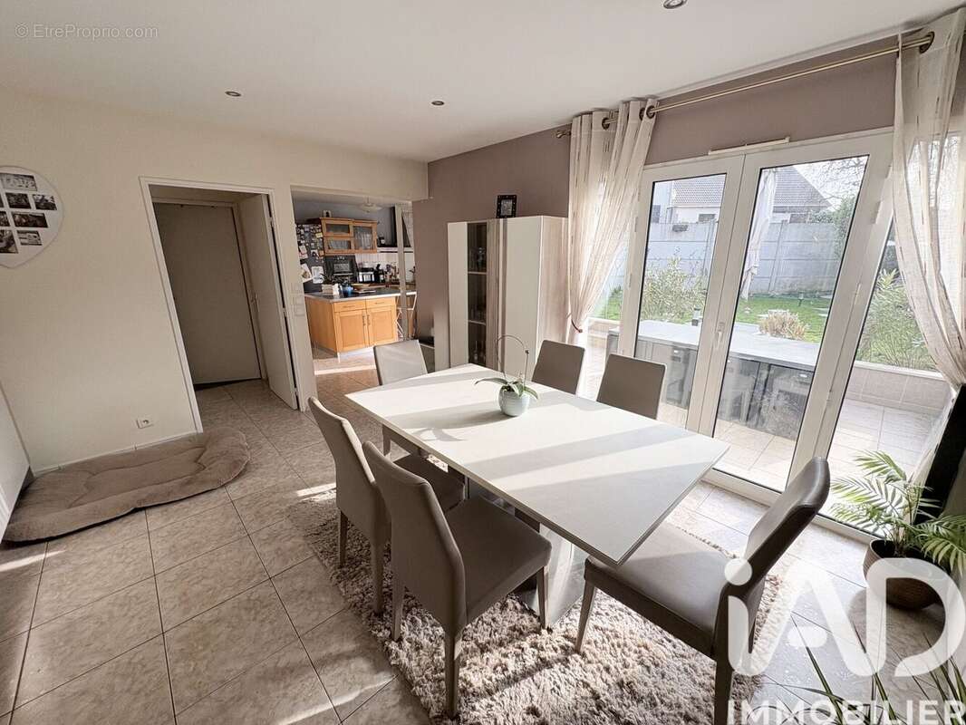 Photo 4 - Maison à LIVRY-GARGAN