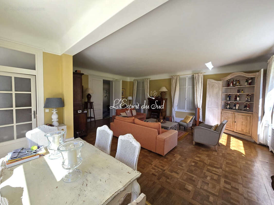 Maison 400 m² à Libourne  - photo 9