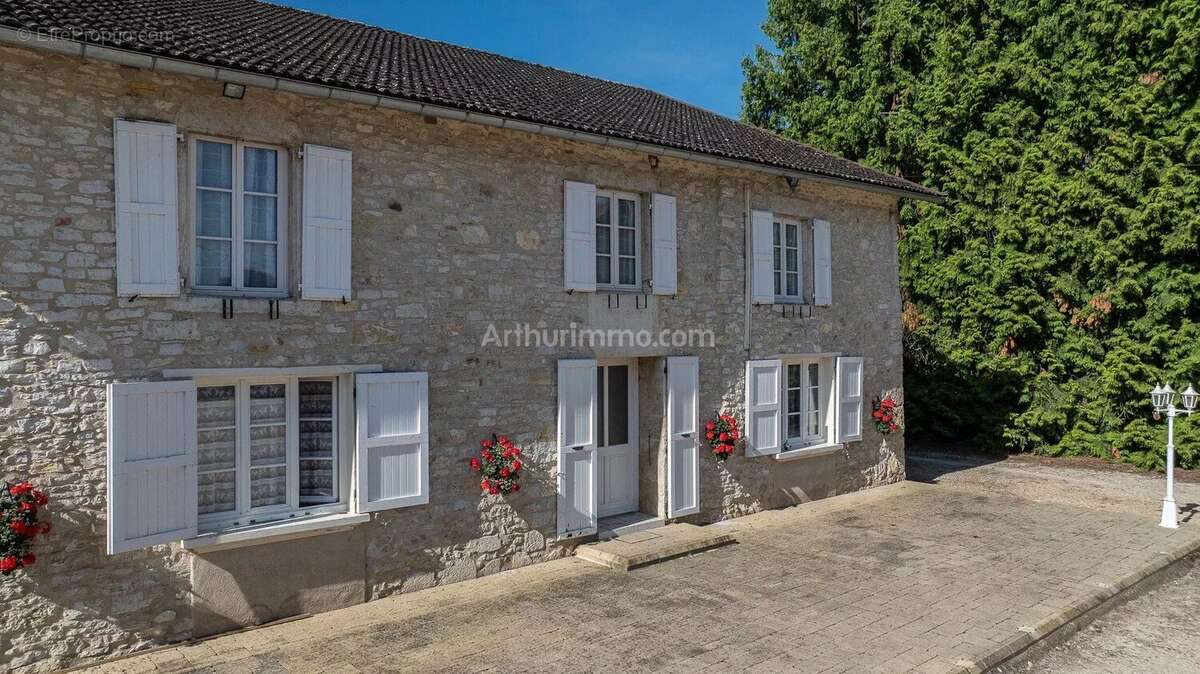 Maison à LE BOUCHAGE