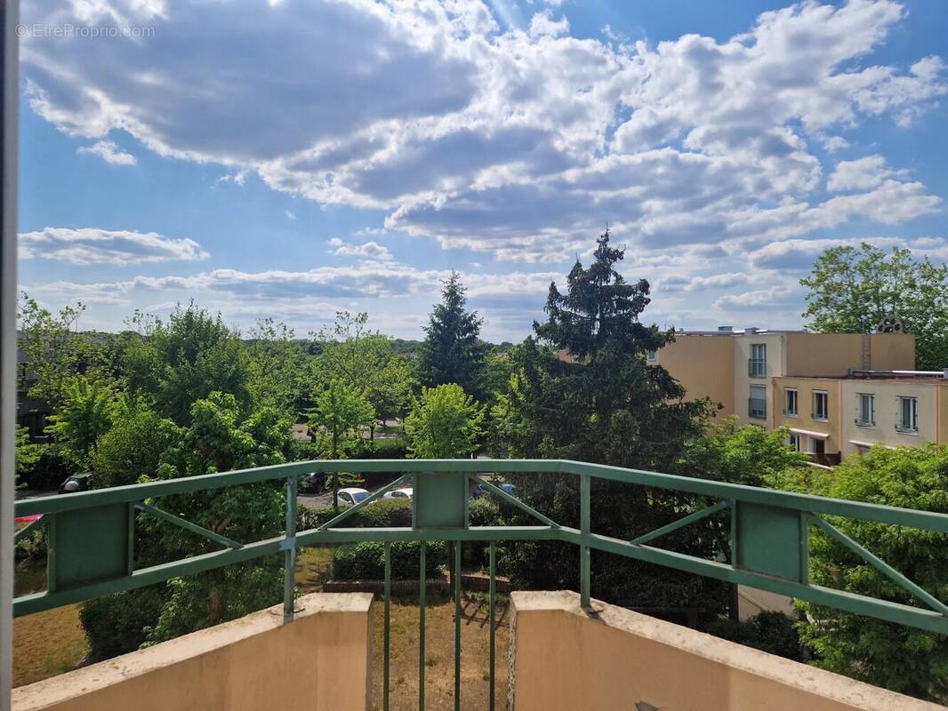 Appartement à MONTIGNY-LE-BRETONNEUX