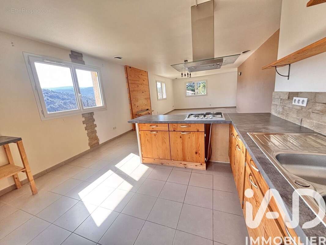 Maison 80 m² à Riols  - photo 7