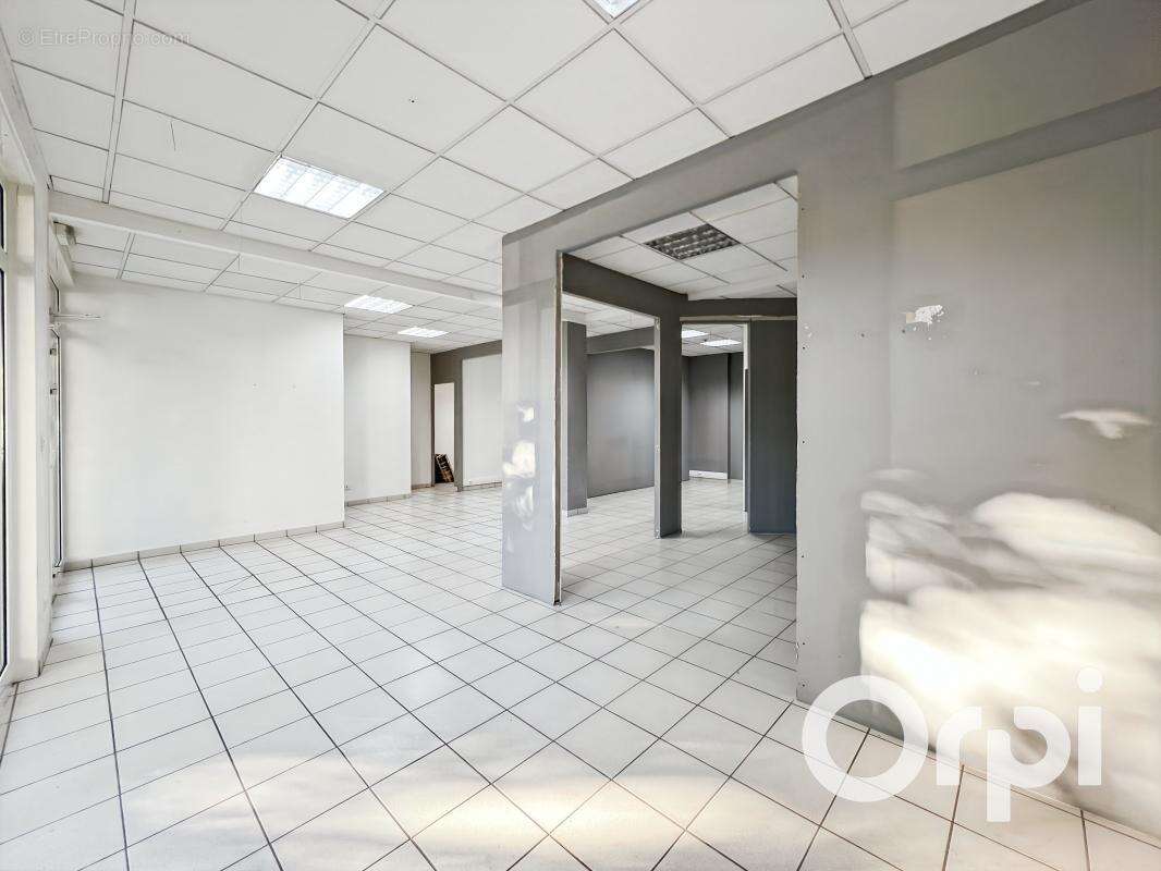 Commerce à LIVRON-SUR-DROME