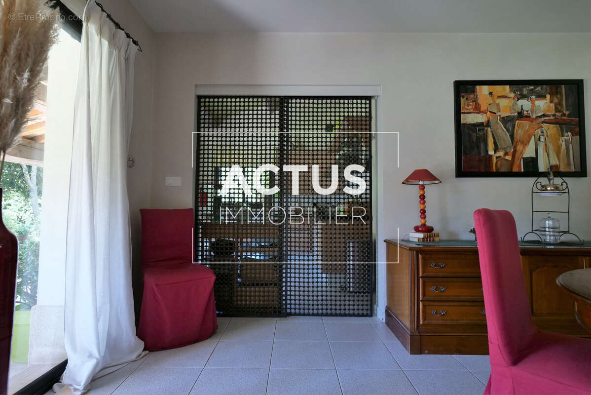 Maison à SAINT-MARTIN-DE-CRAU