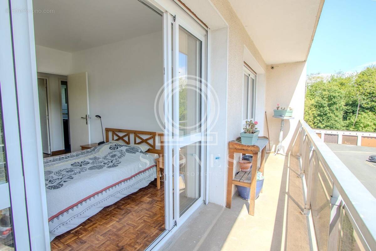 Appartement à LA CELLE-SAINT-CLOUD