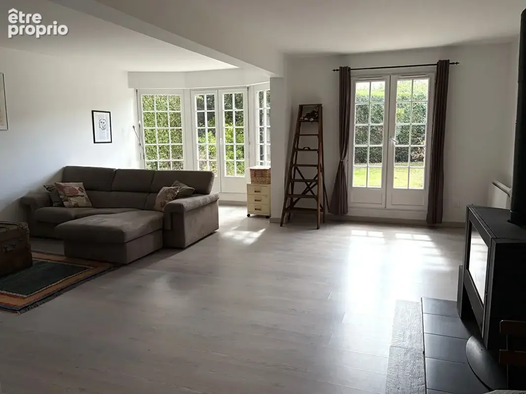 Maison à LES CLAYES-SOUS-BOIS