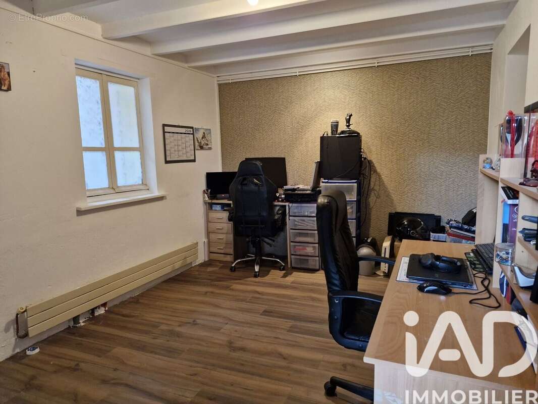 Maison 192 m² à Lizant  - photo 7