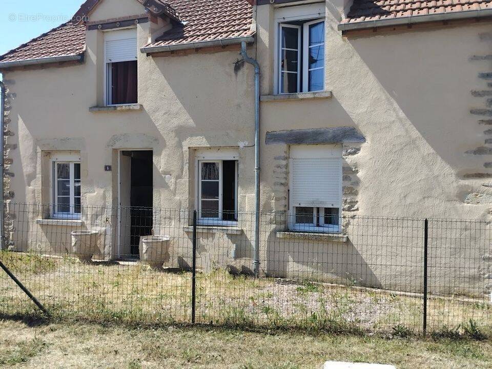 Maison à GUIPY