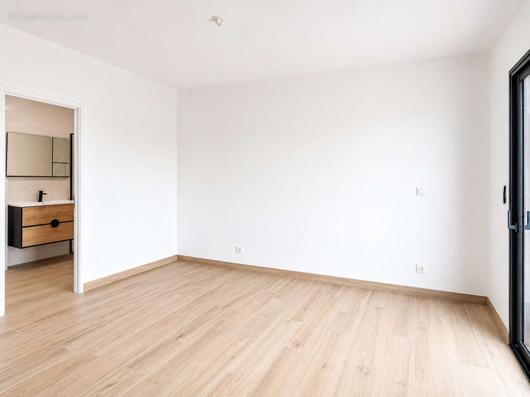 Plain-pied neuf sejour 4 ch double garage jardin - photo 9