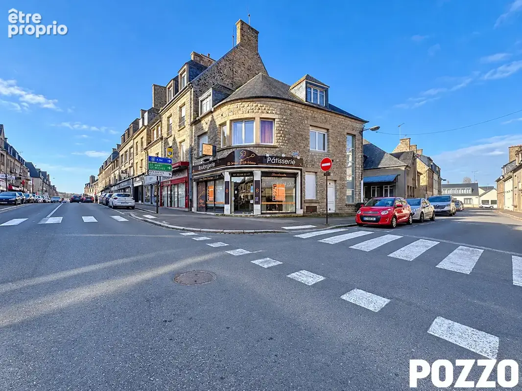 A Vendre - Saint Hilaire Du Harcouet - Immeuble 5 pièce(s) 245 m² - local commercial - appartement - maison - photo 1