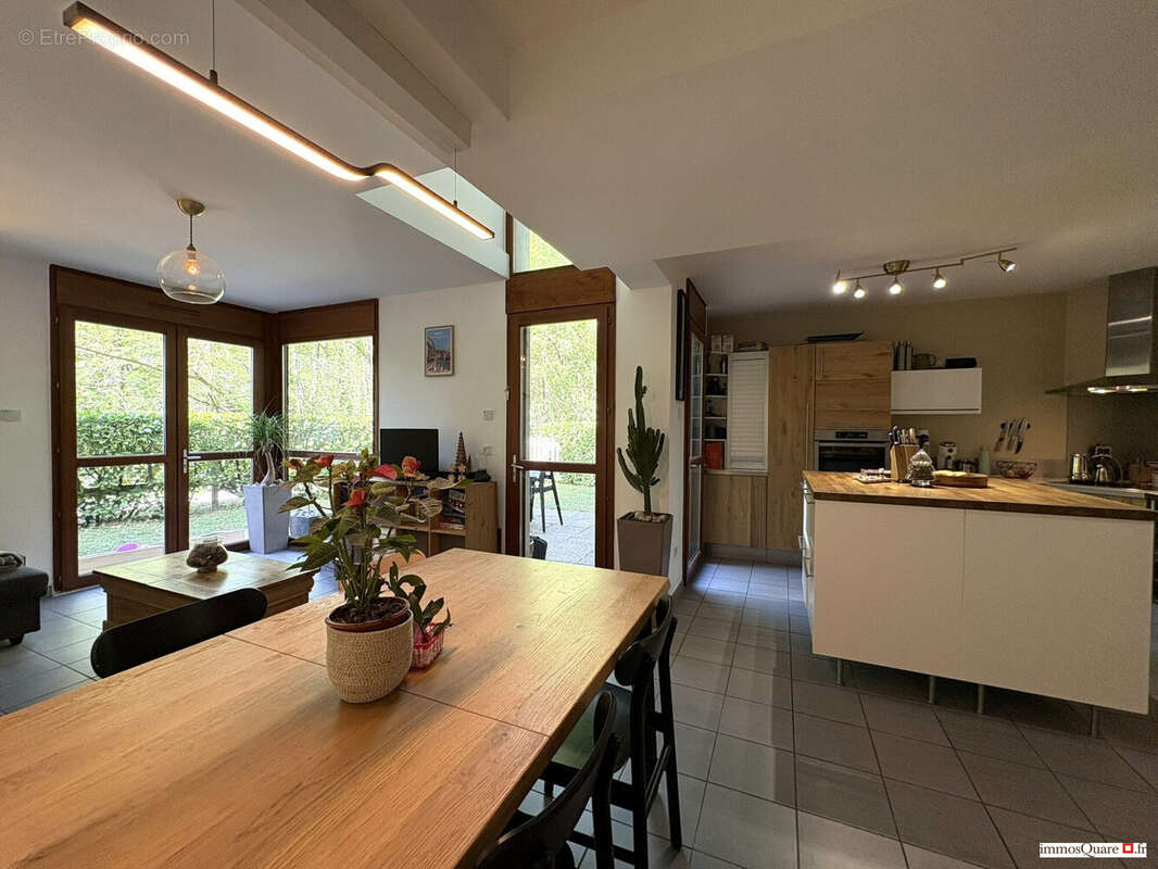 Appartement à CORENC