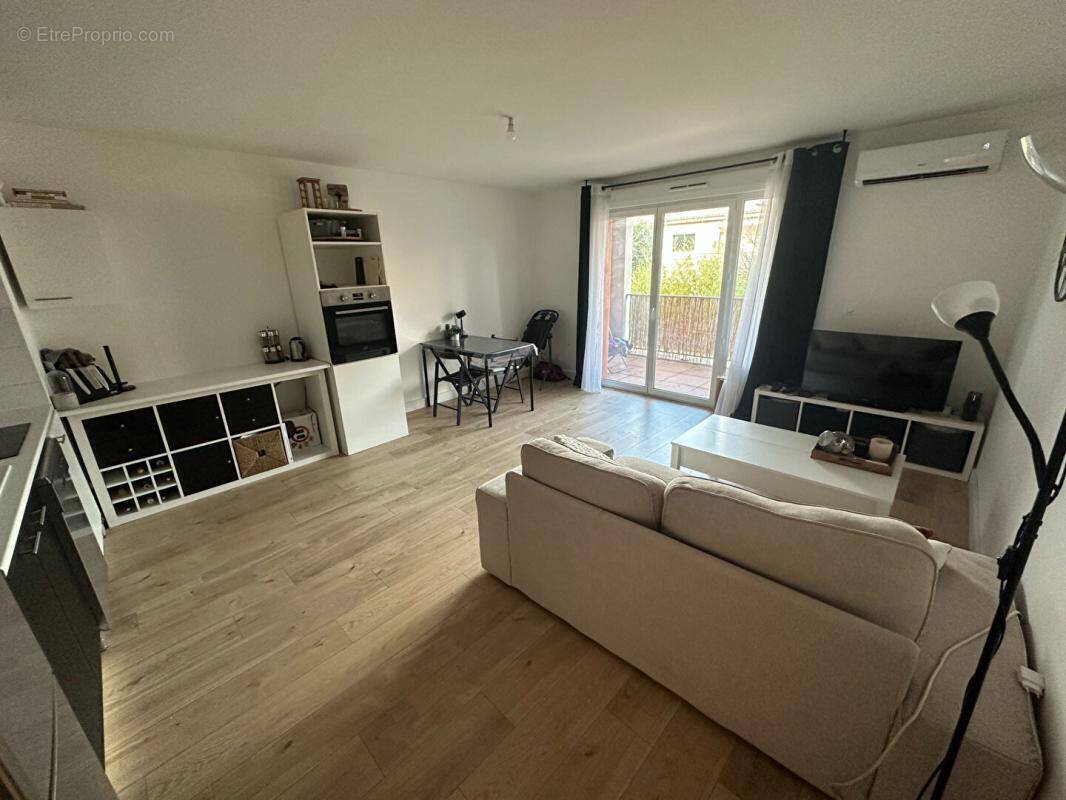 Appartement à COURNONTERRAL